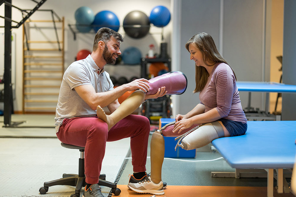 Woman with prosthetic helped by doctor